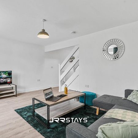 Wolverhampton - Amazing 3 Bedroom, Sleeps 6, Wi-Fi - Jrr Stays Zewnętrze zdjęcie