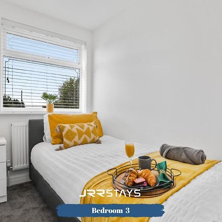Wolverhampton - Amazing 3 Bedroom, Sleeps 6, Wi-Fi - Jrr Stays Zewnętrze zdjęcie