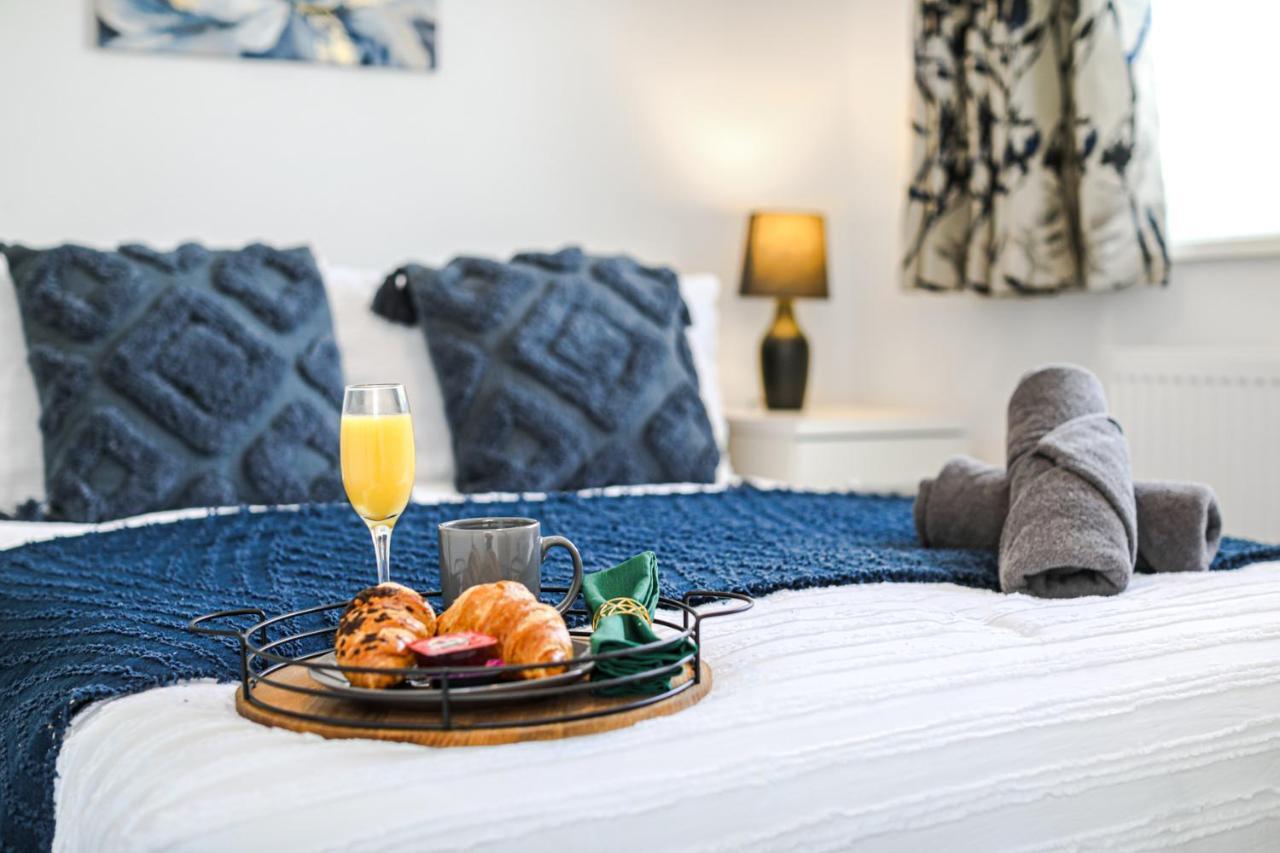 Wolverhampton - Amazing 3 Bedroom, Sleeps 6, Wi-Fi - Jrr Stays Zewnętrze zdjęcie