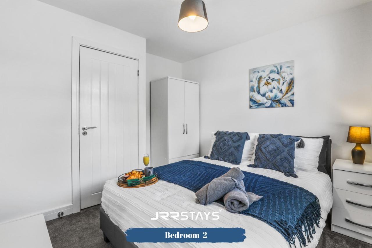 Wolverhampton - Amazing 3 Bedroom, Sleeps 6, Wi-Fi - Jrr Stays Zewnętrze zdjęcie