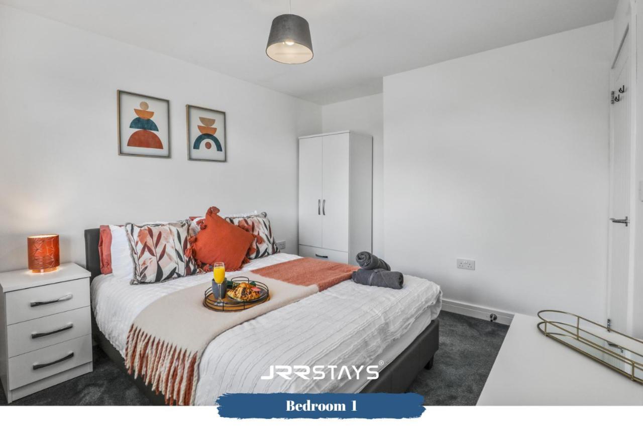 Wolverhampton - Amazing 3 Bedroom, Sleeps 6, Wi-Fi - Jrr Stays Zewnętrze zdjęcie