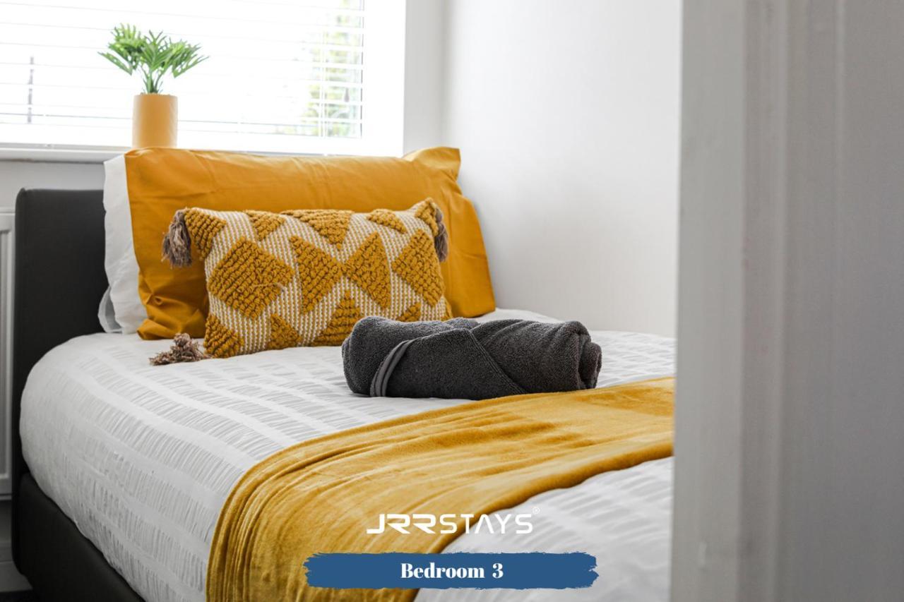 Wolverhampton - Amazing 3 Bedroom, Sleeps 6, Wi-Fi - Jrr Stays Zewnętrze zdjęcie