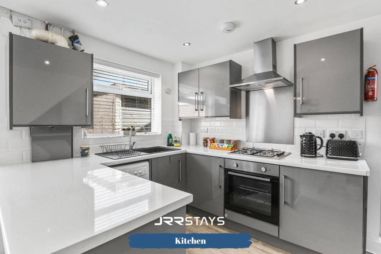 Wolverhampton - Amazing 3 Bedroom, Sleeps 6, Wi-Fi - Jrr Stays Zewnętrze zdjęcie