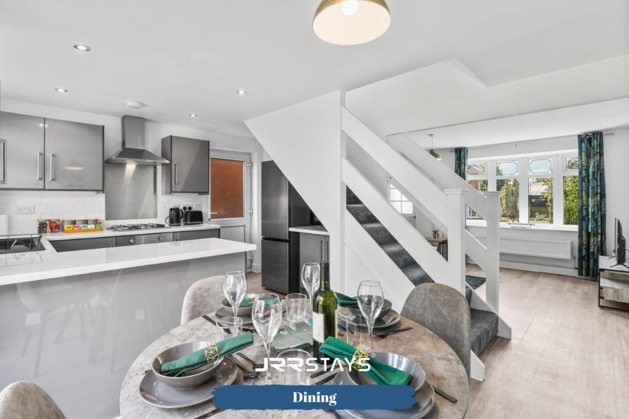 Wolverhampton - Amazing 3 Bedroom, Sleeps 6, Wi-Fi - Jrr Stays Zewnętrze zdjęcie