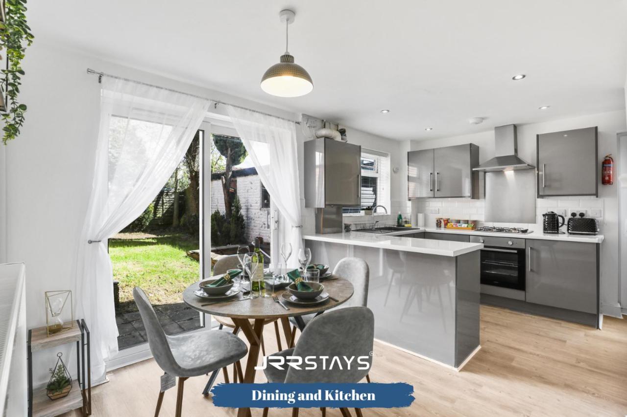 Wolverhampton - Amazing 3 Bedroom, Sleeps 6, Wi-Fi - Jrr Stays Zewnętrze zdjęcie