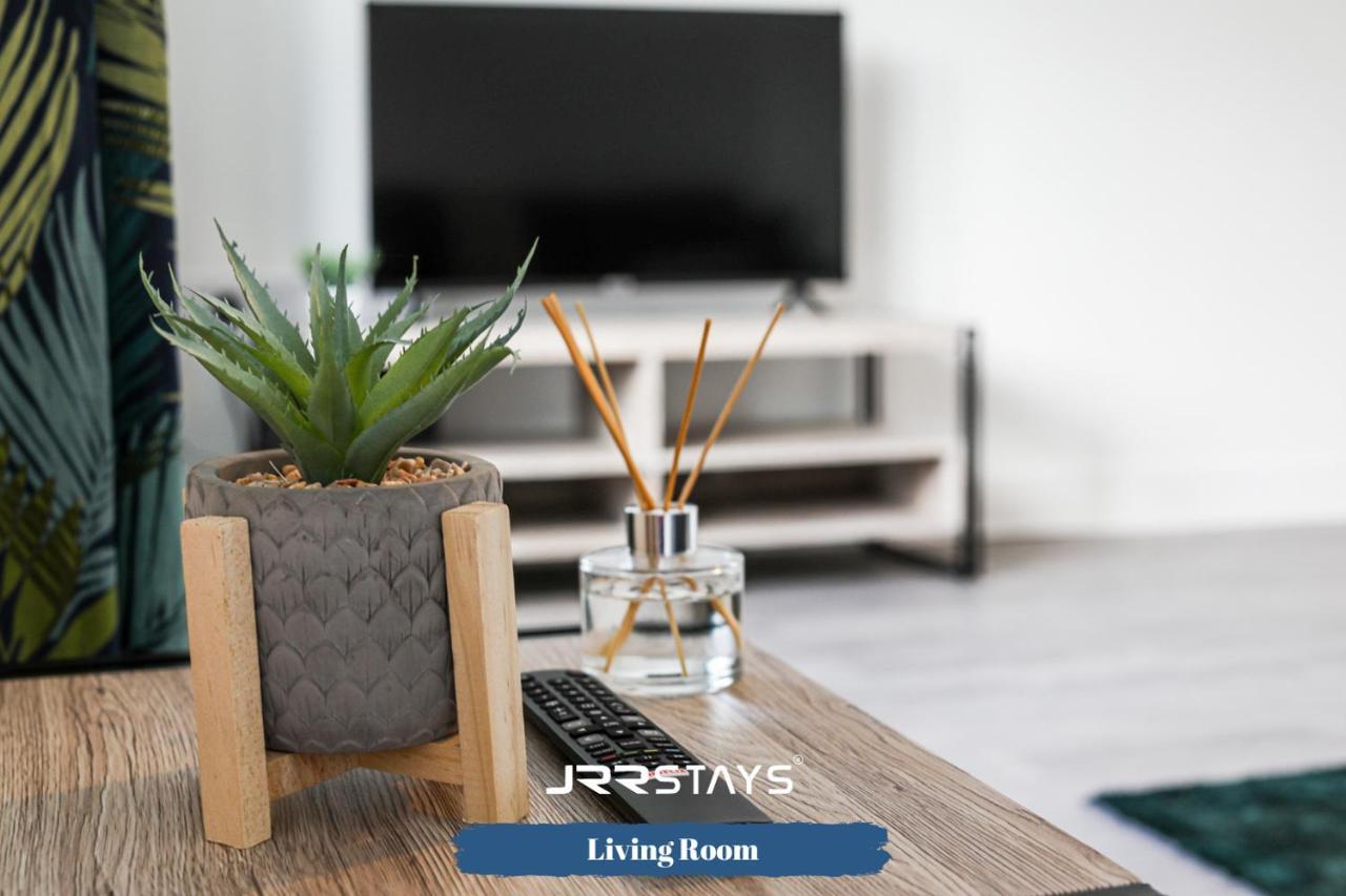 Wolverhampton - Amazing 3 Bedroom, Sleeps 6, Wi-Fi - Jrr Stays Zewnętrze zdjęcie