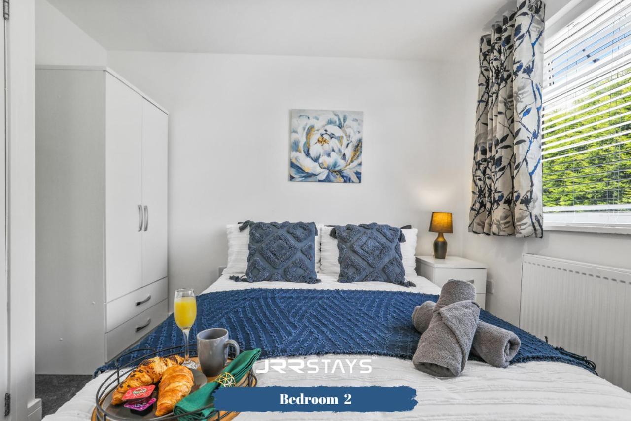 Wolverhampton - Amazing 3 Bedroom, Sleeps 6, Wi-Fi - Jrr Stays Zewnętrze zdjęcie